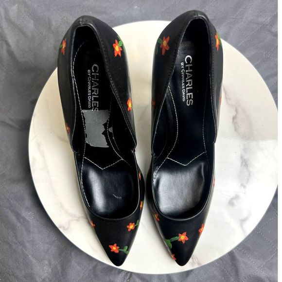 Charles by Charles David Painted Pumps SZ 8.5P Pre-Owned - Picture 2 of 8